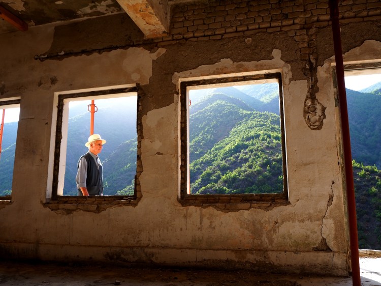 Gjet Kadeli, ancien prisonnier politique à la prison de Spaç @ LS