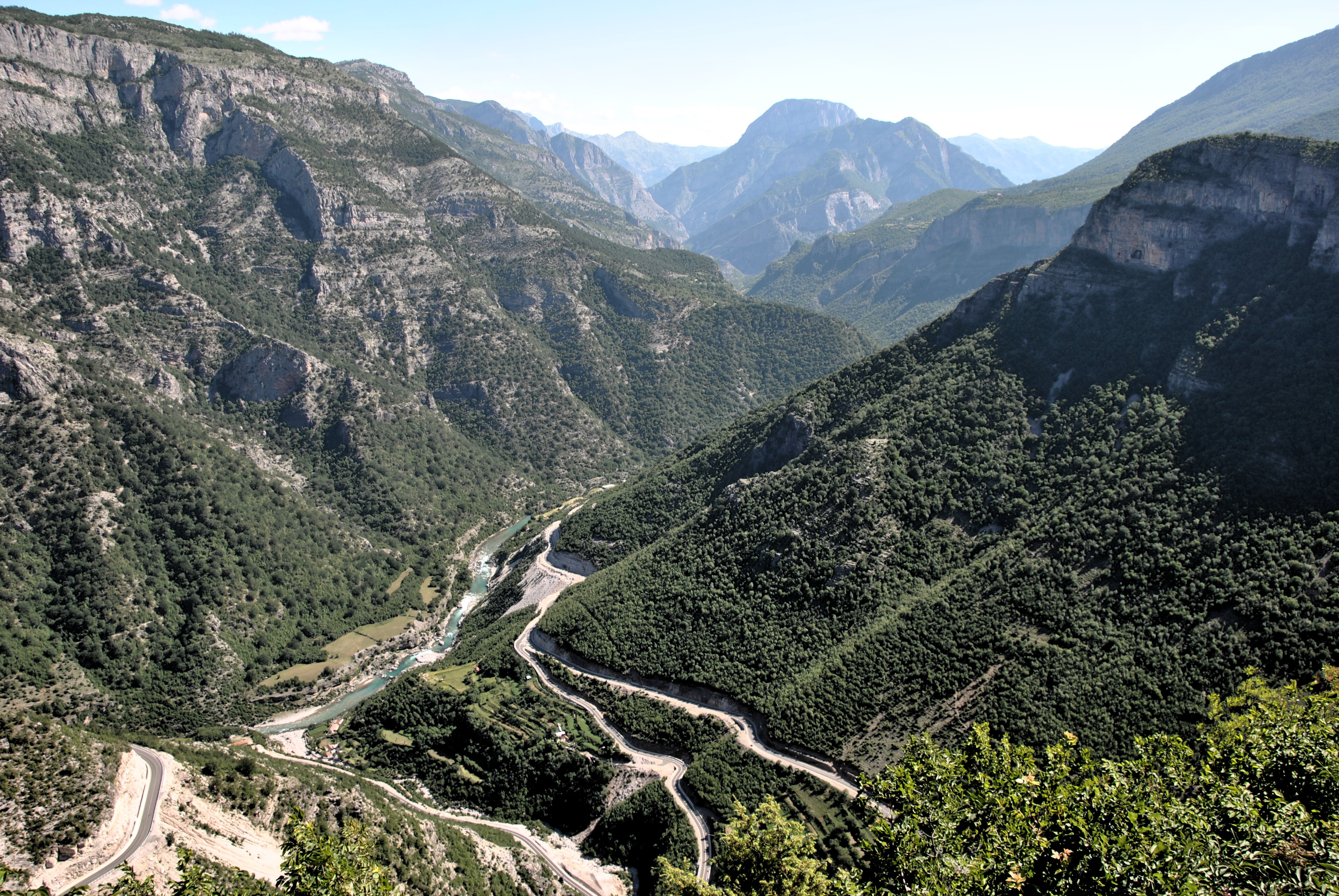 La route qui mène au Kelmend, achevée en 2017 @ LS