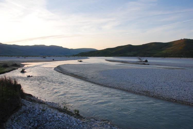 La Vjosa, dernier fleuve sauvage d'Europe, menacé par les barrages @ LS