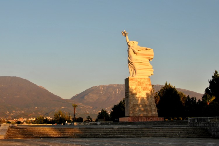 Le cimetière des martyrs à Tirana @ LS