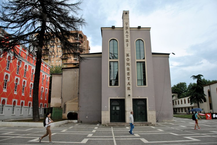Le théâtre national de Tirana menacé de destruction @ LS