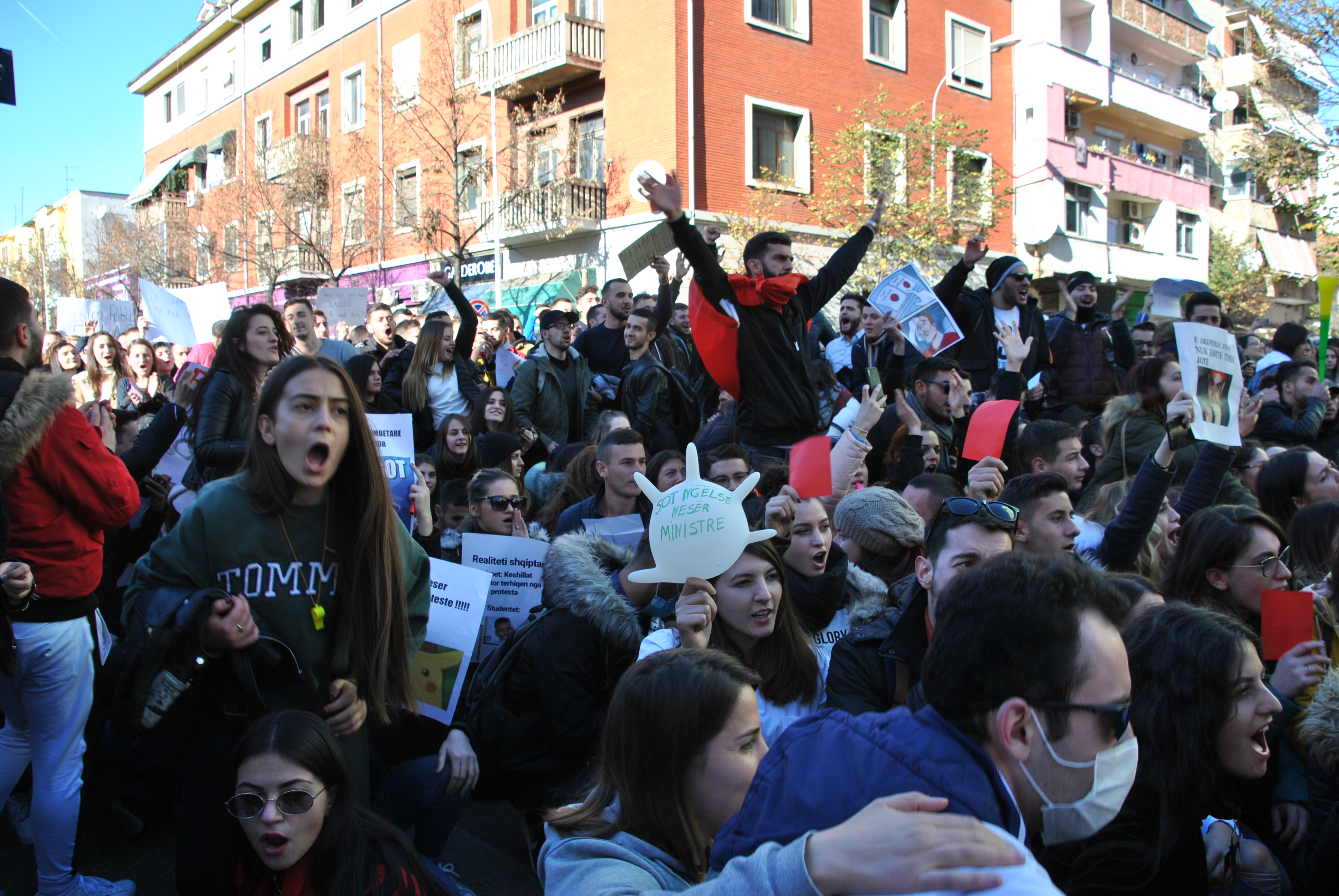 Manifestation étudiante à Tirana @ LS