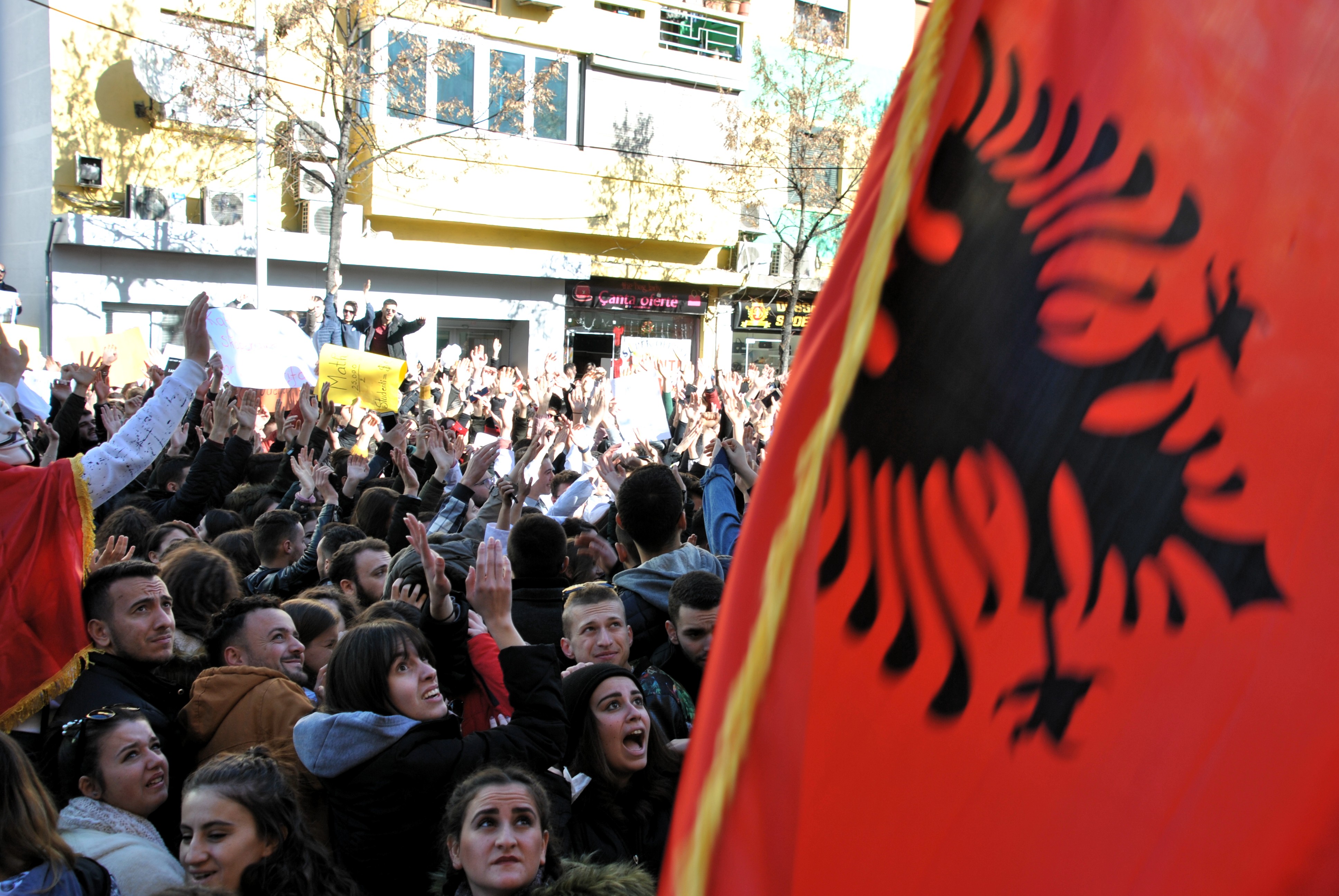 Manifestation étudiante à Tirana @ LS