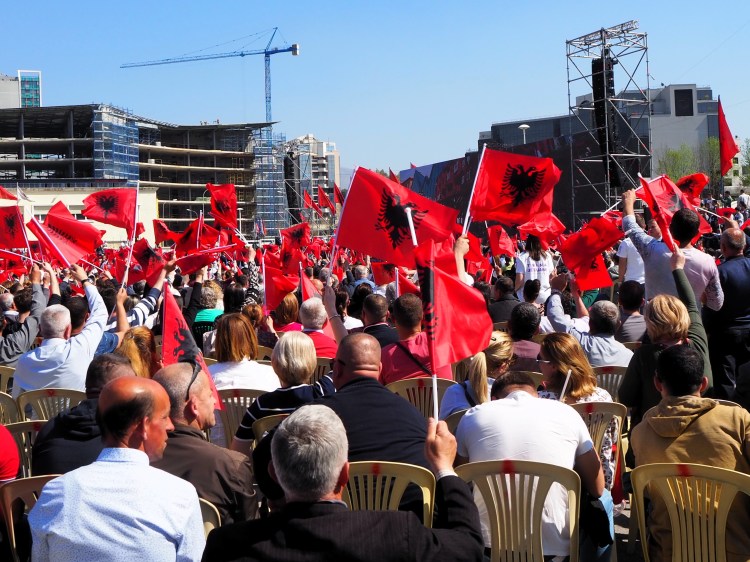 Meeting du Parti socialiste albanais à Tirana @ LS